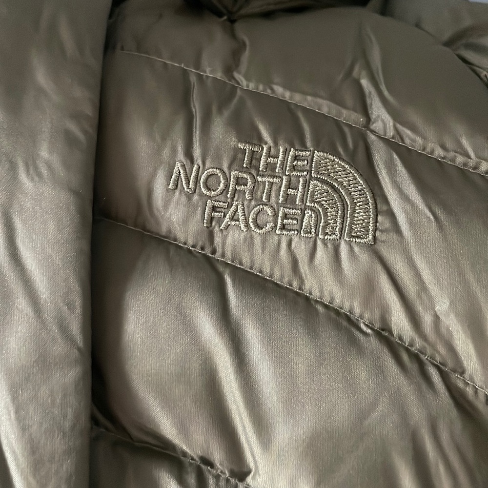 Beautiful army green long length, Northface jacket. Women’s XS